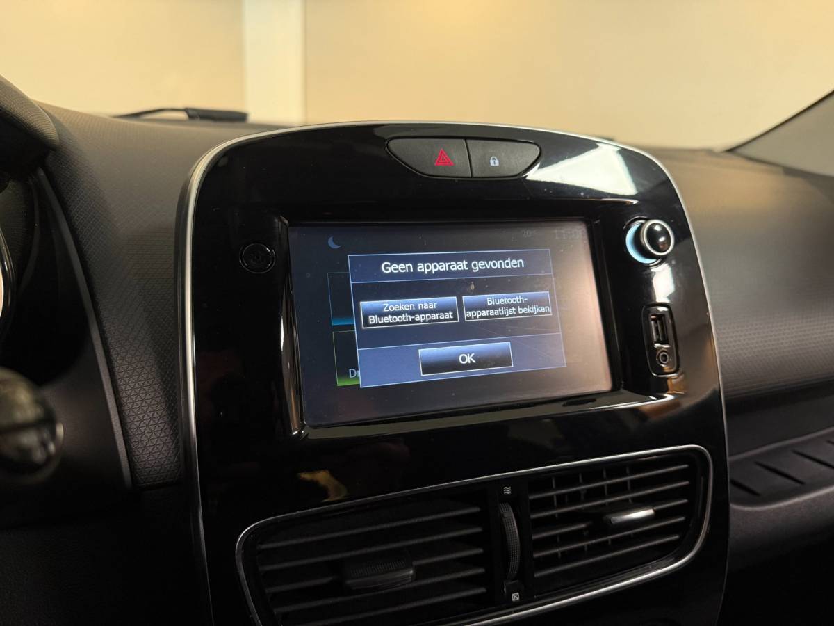 Renault Clio Renault Clio Estate 1.2 TCe Limited *Automaat* Trekhaak|Navi|Cruise|DAB|PDC