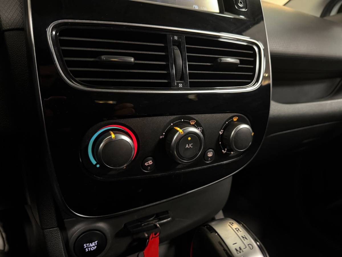 Renault Clio Renault Clio Estate 1.2 TCe Limited *Automaat* Trekhaak|Navi|Cruise|DAB|PDC