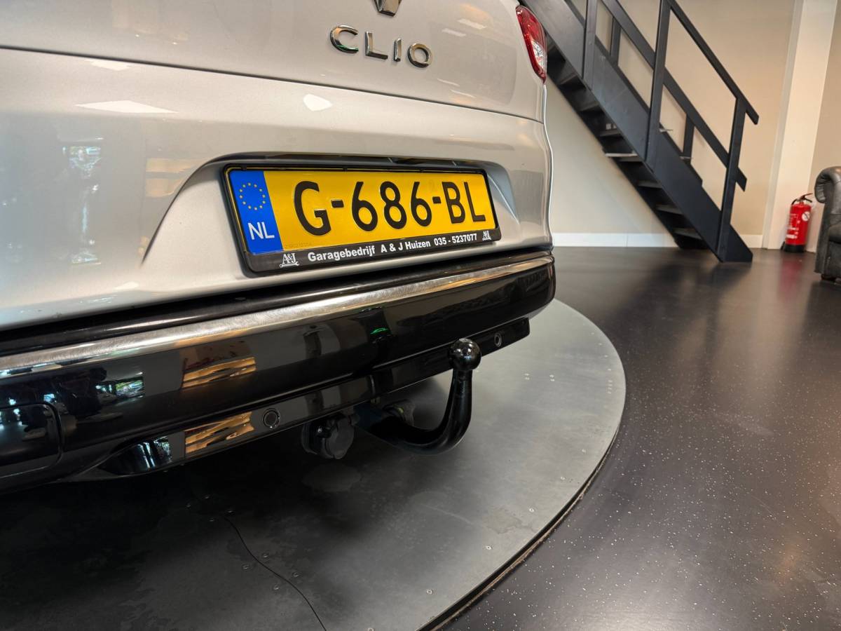 Renault Clio Renault Clio Estate 1.2 TCe Limited *Automaat* Trekhaak|Navi|Cruise|DAB|PDC