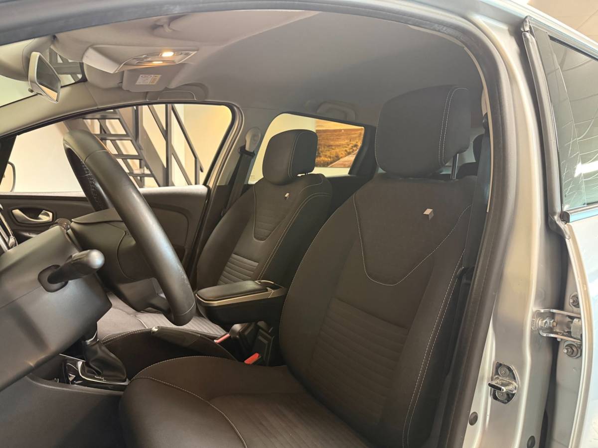 Renault Clio Renault Clio Estate 1.2 TCe Limited *Automaat* Trekhaak|Navi|Cruise|DAB|PDC