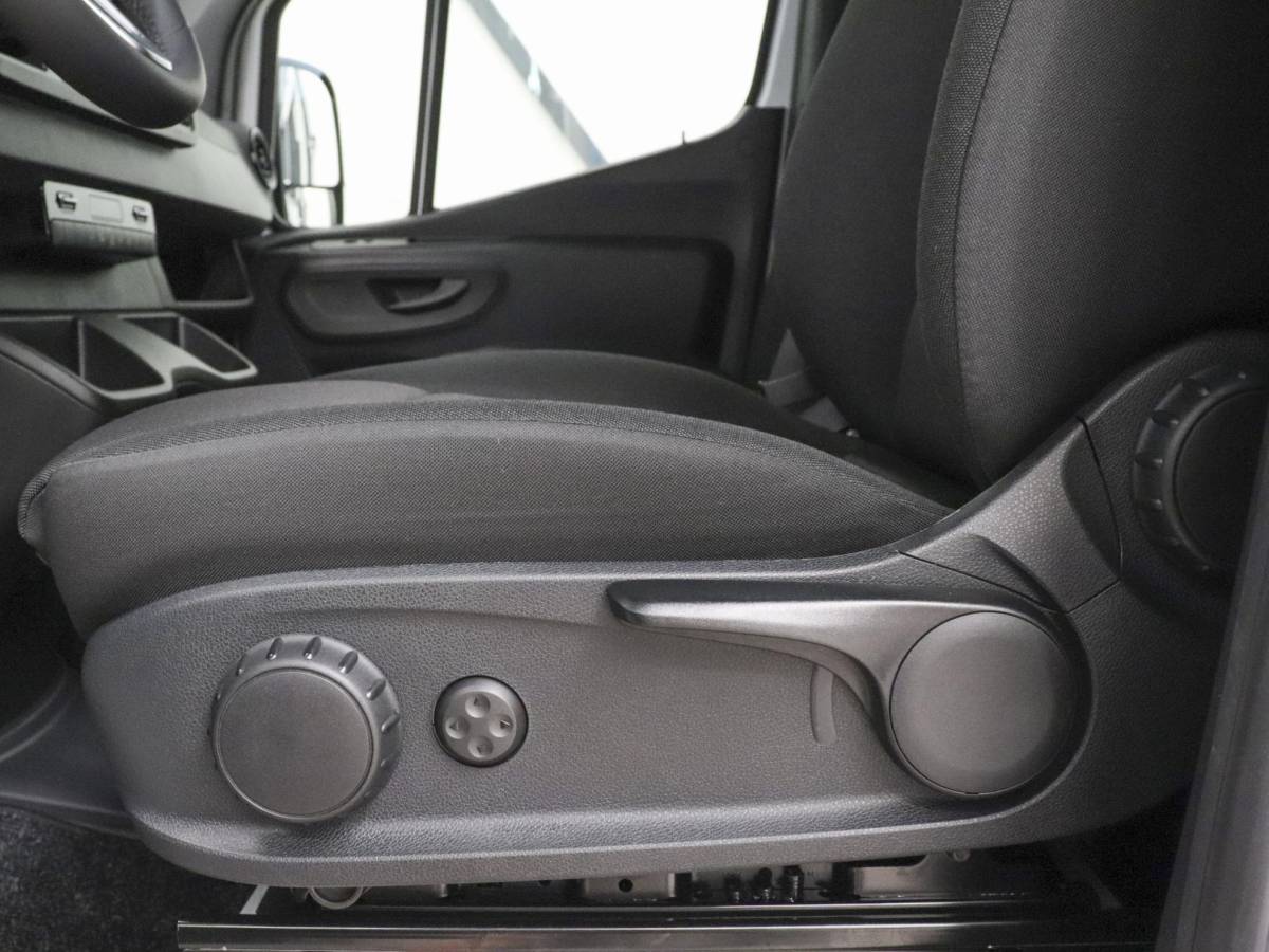 Mercedes-Benz Sprinter Mercedes-Benz Sprinter 315 CDI Automaat L2H2 PRO Airco MBUX Navigatie Adaptive Cruise Control Leder PDC VA + Camera Trekhaak 3500kg Comfortstoel