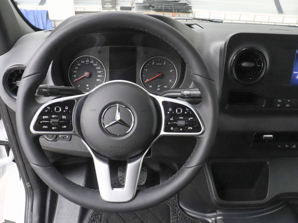 Mercedes-Benz Sprinter Mercedes-Benz Sprinter 315 CDI Automaat L2H2 PRO Airco MBUX Navigatie Adaptive Cruise Control Leder PDC VA + Camera Trekhaak 3500kg Comfortstoel