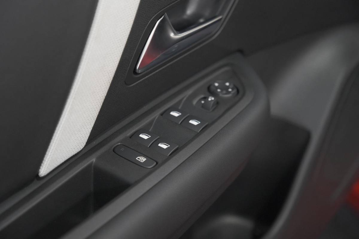 Citroën C4 Citroen C4 1.2 Hybrid 145pk Max | 360 Camera | Adaptieve Cruise Control | Navigatie | Apple Carplay