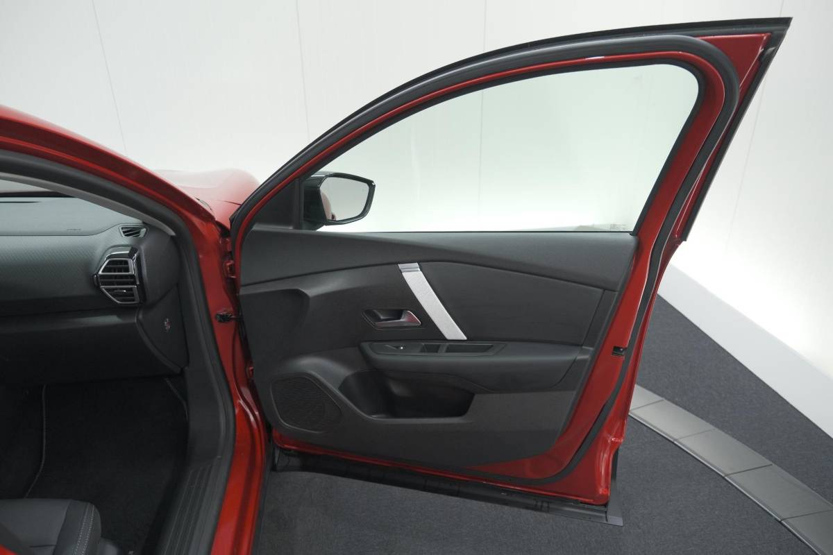 Citroën C4 Citroen C4 1.2 Hybrid 145pk Max | 360 Camera | Adaptieve Cruise Control | Navigatie | Apple Carplay