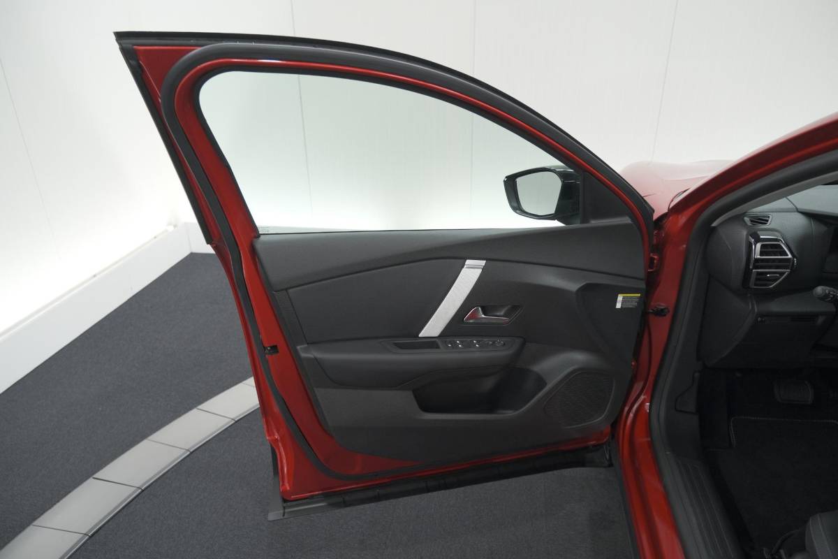 Citroën C4 Citroen C4 1.2 Hybrid 145pk Max | 360 Camera | Adaptieve Cruise Control | Navigatie | Apple Carplay