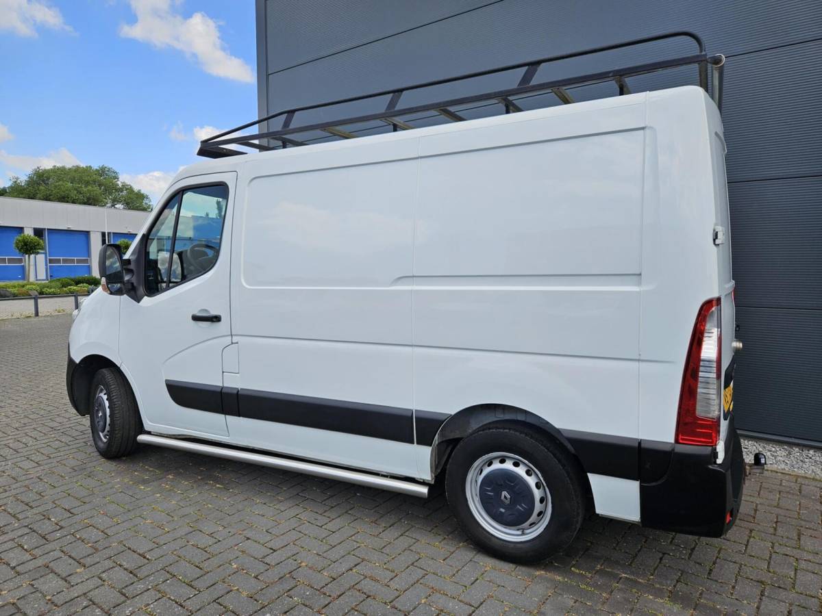 Renault Master Renault Master 2.3 dCi L1H1 Airco Navi 110 PK inrichting