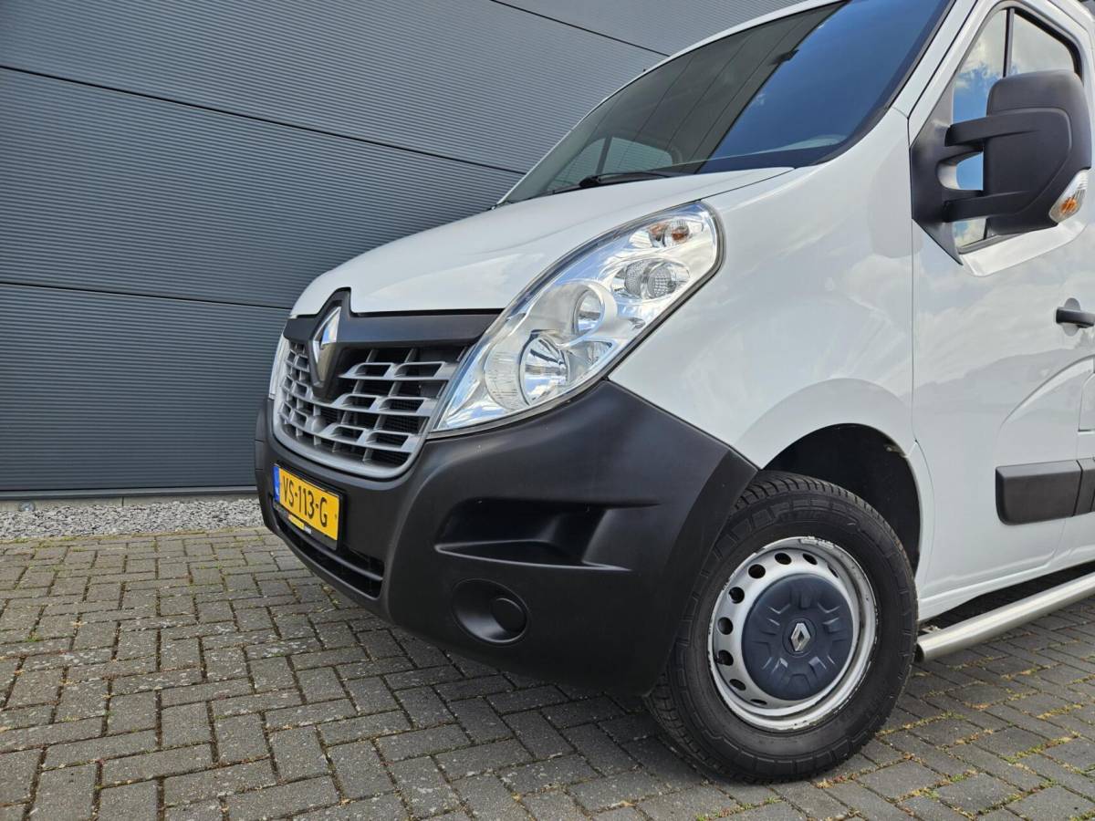 Renault Master Renault Master 2.3 dCi L1H1 Airco Navi 110 PK inrichting