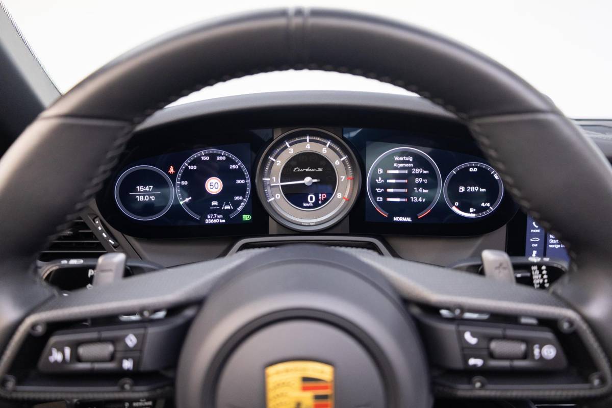 Porsche 911 Porsche 911 Cabrio 3.8 Turbo S | Burmester | PCCB | 360 camera | Lift | Matrix |