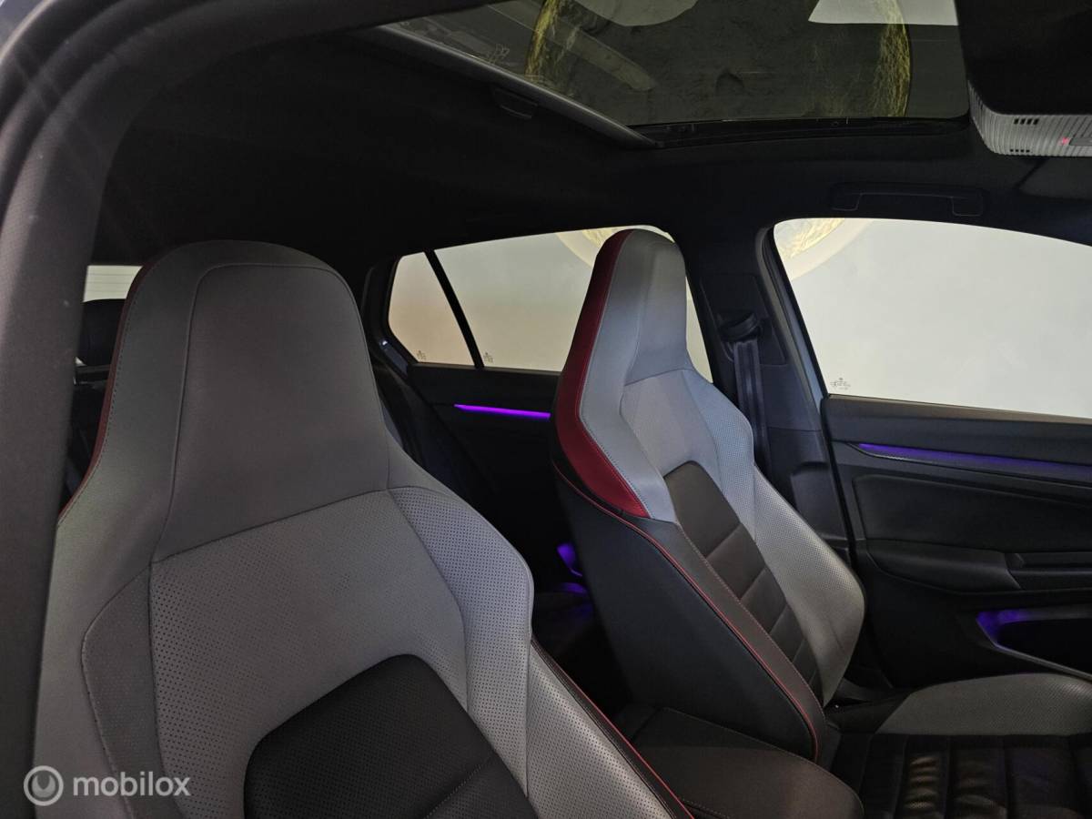 Volkswagen Golf Volkswagen Golf 2.0 TSI GTI Panorama/Leder/HUD/Harman Kardon/Stoelventilatie
