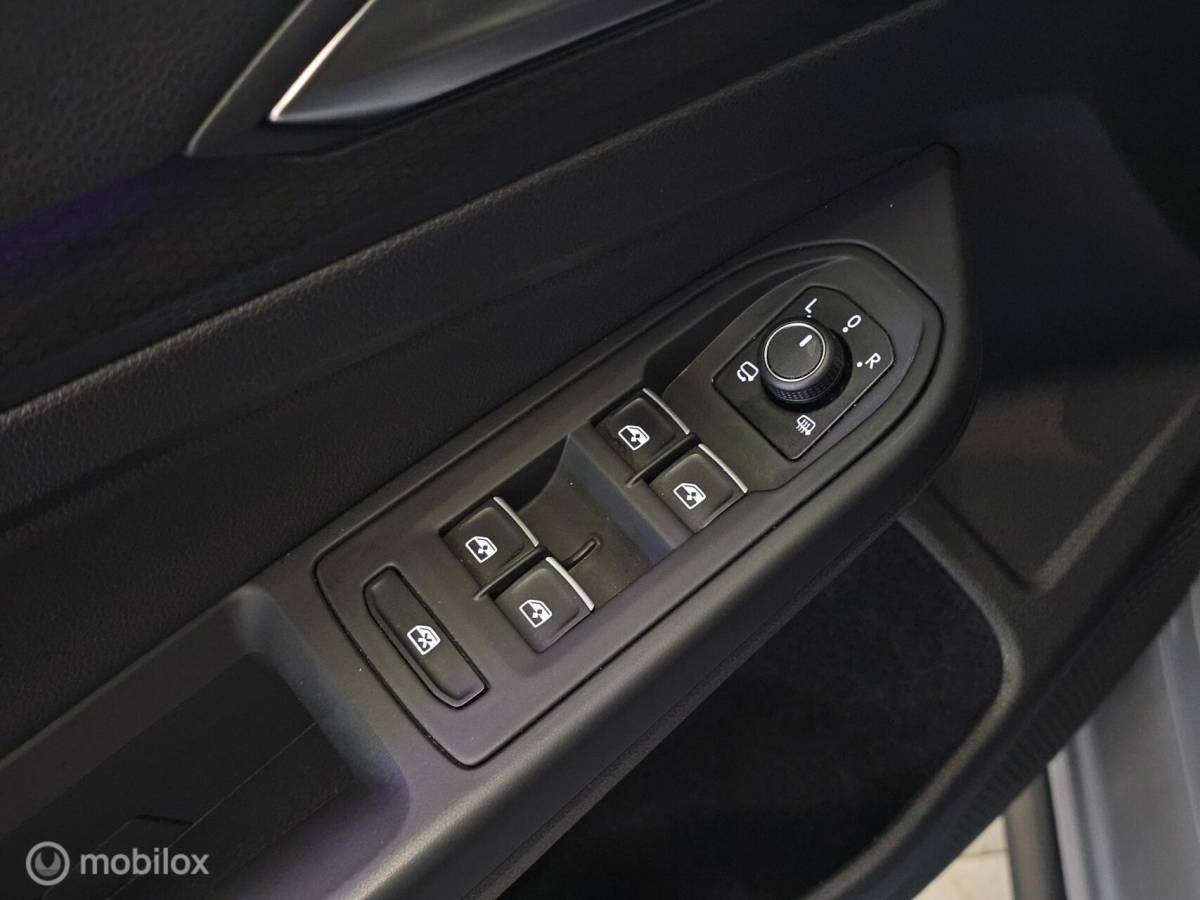 Volkswagen Golf Volkswagen Golf 2.0 TSI GTI Panorama/Leder/HUD/Harman Kardon/Stoelventilatie