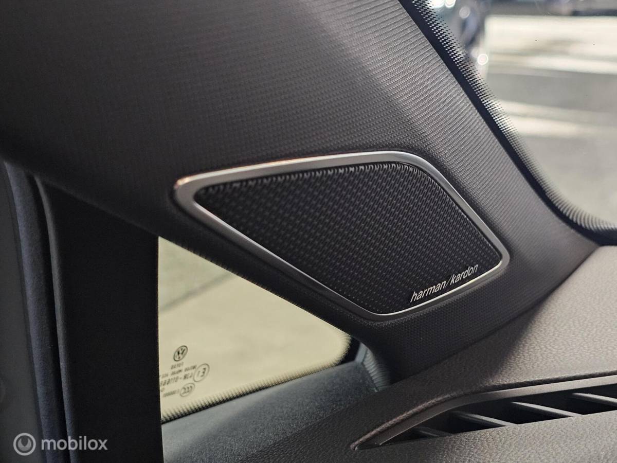 Volkswagen Golf Volkswagen Golf 2.0 TSI GTI Panorama/Leder/HUD/Harman Kardon/Stoelventilatie