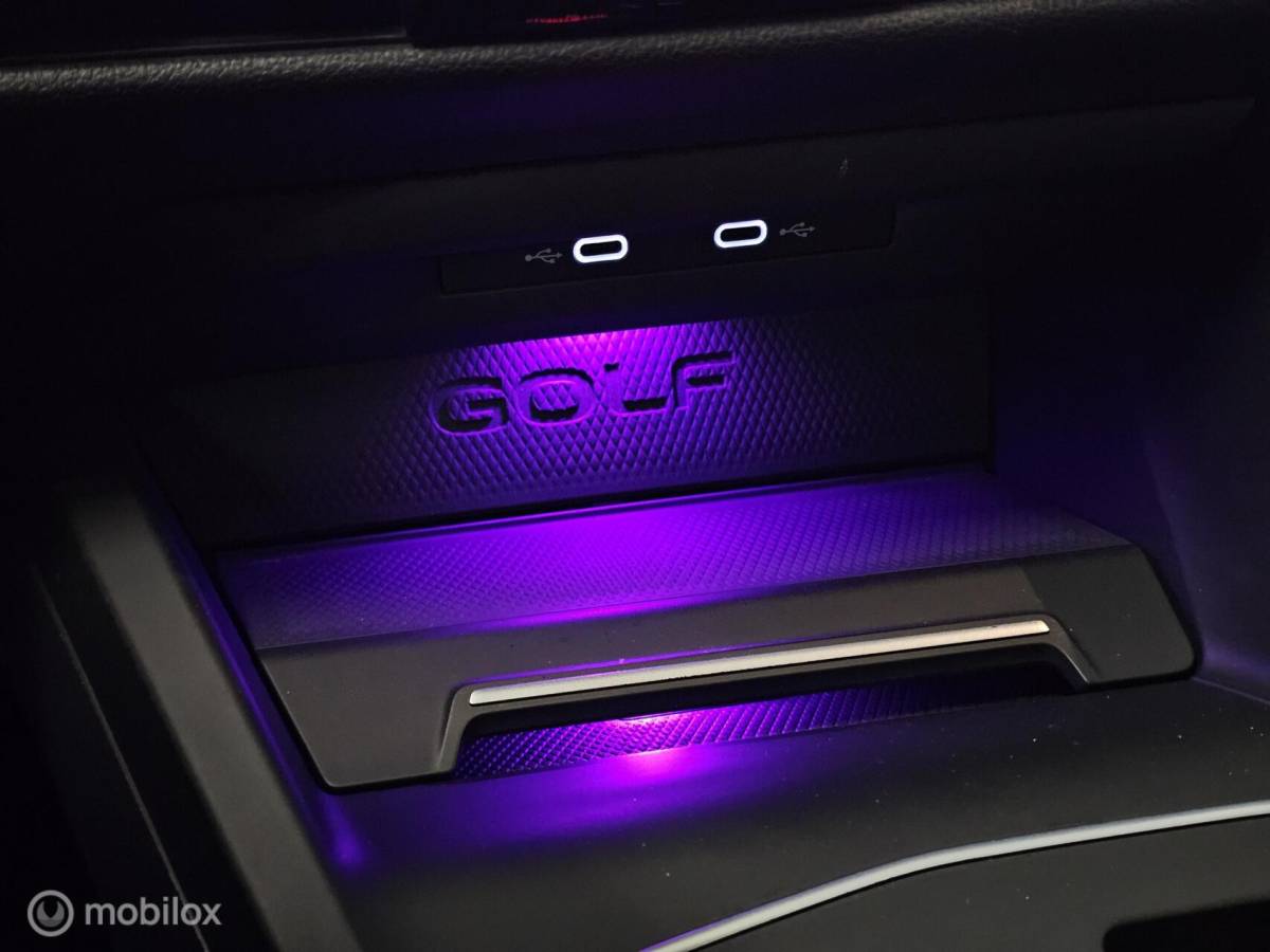 Volkswagen Golf Volkswagen Golf 2.0 TSI GTI Panorama/Leder/HUD/Harman Kardon/Stoelventilatie