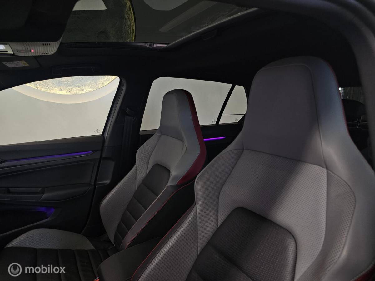Volkswagen Golf Volkswagen Golf 2.0 TSI GTI Panorama/Leder/HUD/Harman Kardon/Stoelventilatie