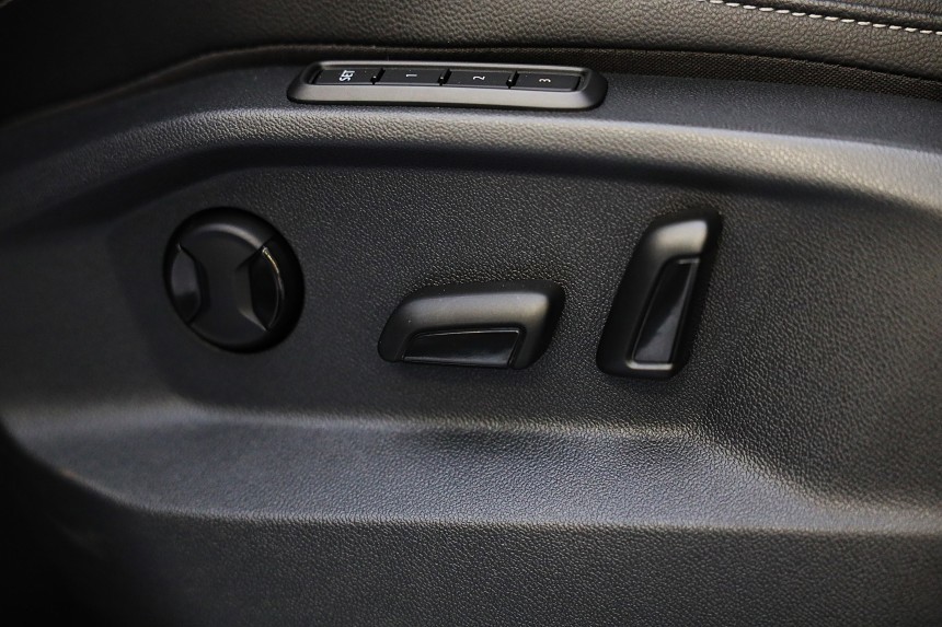 Volkswagen Tiguan Volkswagen TIGUAN 1.4 TSI eHybrid R-Line Business+ / Leder / Memory / Elek Stoelen / Acc / Dode Hoek / 360 Camera / Head Up / Pano