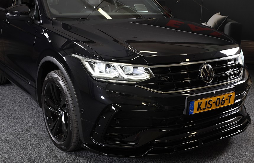 Volkswagen Tiguan Volkswagen TIGUAN 1.4 TSI eHybrid R-Line Business+ / Leder / Memory / Elek Stoelen / Acc / Dode Hoek / 360 Camera / Head Up / Pano