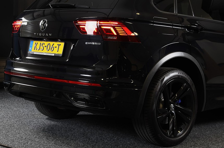 Volkswagen Tiguan Volkswagen TIGUAN 1.4 TSI eHybrid R-Line Business+ / Leder / Memory / Elek Stoelen / Acc / Dode Hoek / 360 Camera / Head Up / Pano
