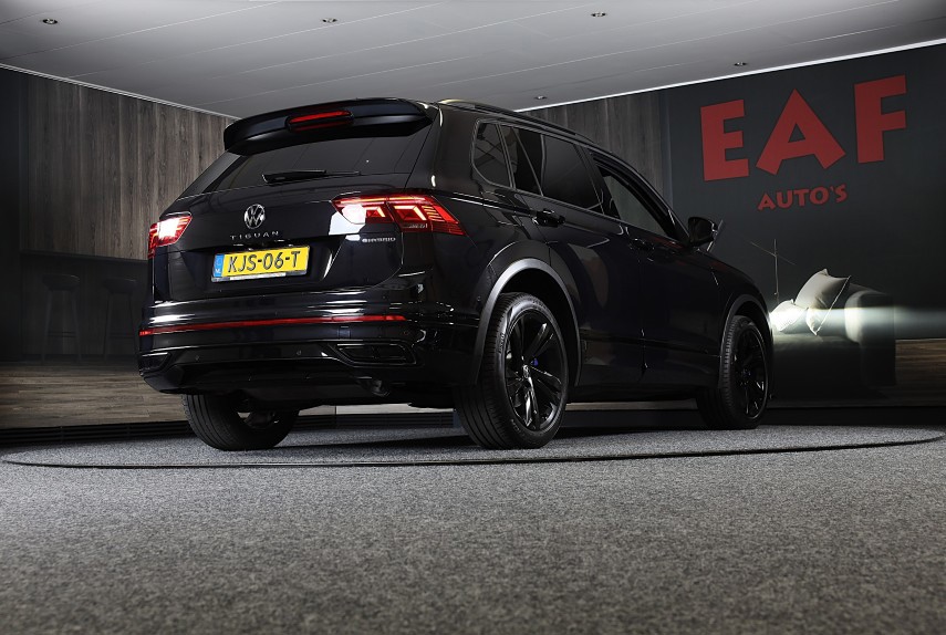 Volkswagen Tiguan Volkswagen TIGUAN 1.4 TSI eHybrid R-Line Business+ / Leder / Memory / Elek Stoelen / Acc / Dode Hoek / 360 Camera / Head Up / Pano