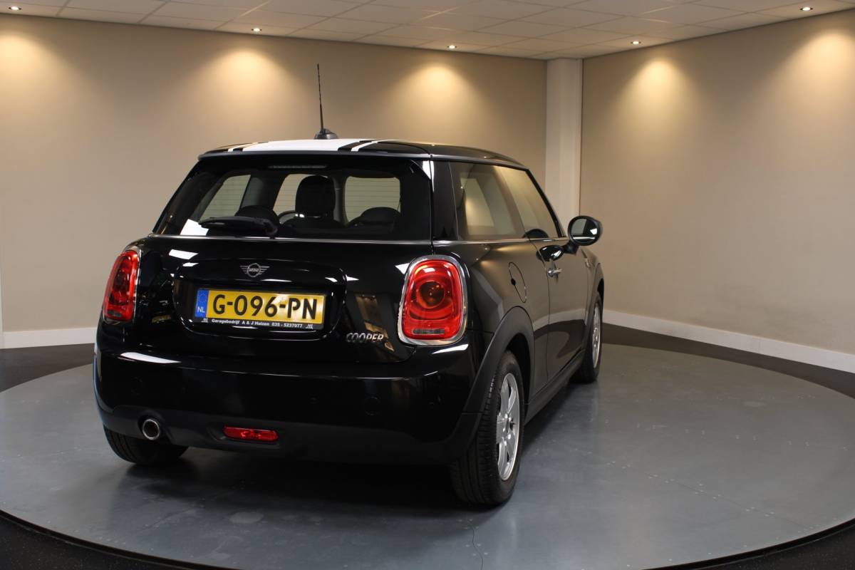 MINI 3-Deurs Mini 3-Deurs 1.5 Cooper *Dealer OH* Wireless Carplay|Racing stripes|Navi|Cruise|Neon-ring|NAP