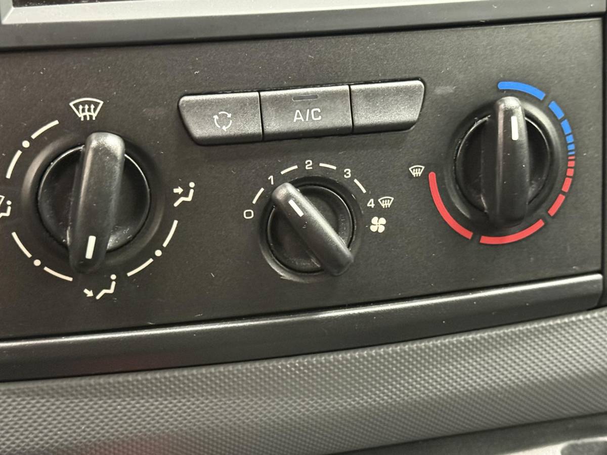 Peugeot Partner Peugeot Partner 120 1.6 BlueHDi 75 L1 XR MARGE Airco Navigatie Cruise Control Trekhaak Parkeersensoren