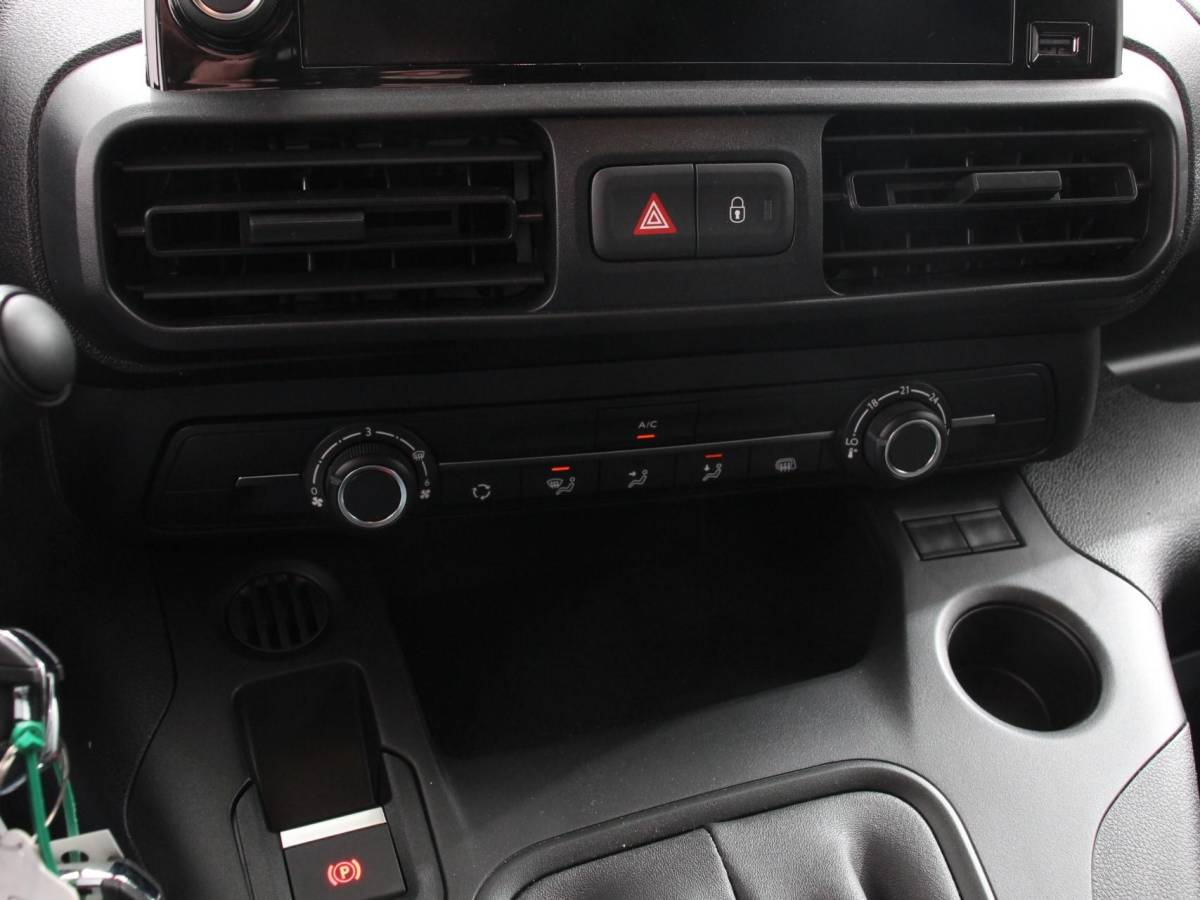 Peugeot Partner Peugeot Partner 1.5 BlueHDi 100PK L1 Airco Camera Cruise Control Apple Carplay/Android Auto