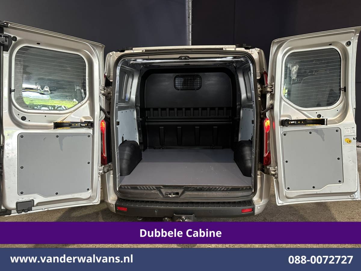 Ford Transit Custom Ford Transit Custom 2.0 TDCI 131pk L2H1 Dubbele Cabine Euro6 Airco | 5-Zits | Camera | Apple Carplay | LED | 2800kg Trekhaak Android Auto, Cruisecontrol, Parkeersensoren, Stoelverwarming, Verwarmde voorruit, Dakdragers