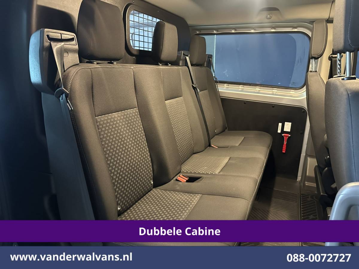 Ford Transit Custom Ford Transit Custom 2.0 TDCI 131pk L2H1 Dubbele Cabine Euro6 Airco | 5-Zits | Camera | Apple Carplay | LED | 2800kg Trekhaak Android Auto, Cruisecontrol, Parkeersensoren, Stoelverwarming, Verwarmde voorruit, Dakdragers