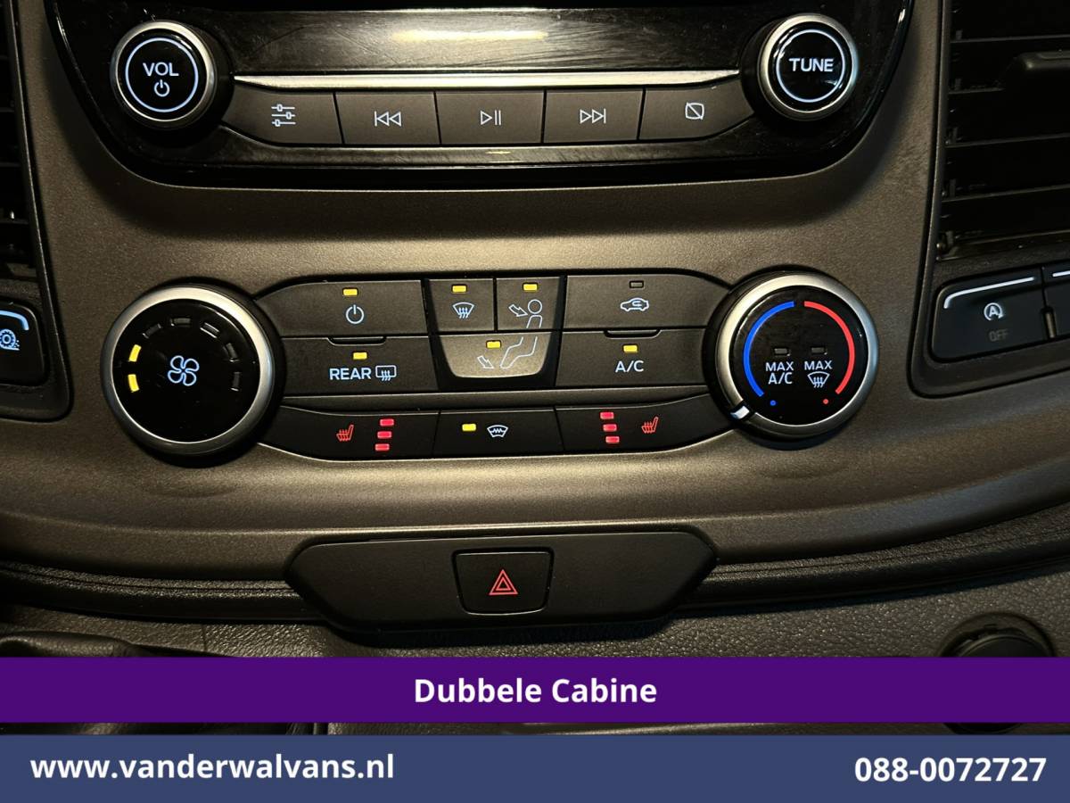 Ford Transit Custom Ford Transit Custom 2.0 TDCI 131pk L2H1 Dubbele Cabine Euro6 Airco | 5-Zits | Camera | Apple Carplay | LED | 2800kg Trekhaak Android Auto, Cruisecontrol, Parkeersensoren, Stoelverwarming, Verwarmde voorruit, Dakdragers