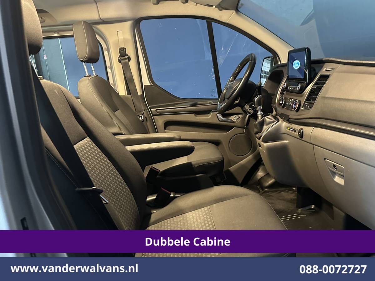 Ford Transit Custom Ford Transit Custom 2.0 TDCI 131pk L2H1 Dubbele Cabine Euro6 Airco | 5-Zits | Camera | Apple Carplay | LED | 2800kg Trekhaak Android Auto, Cruisecontrol, Parkeersensoren, Stoelverwarming, Verwarmde voorruit, Dakdragers