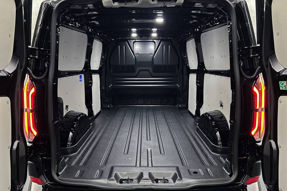 Ford  Ford E-Custom 340 L2 Limited | 2x schuifdeur | Stoelverwarming | Adaptieve cruise control