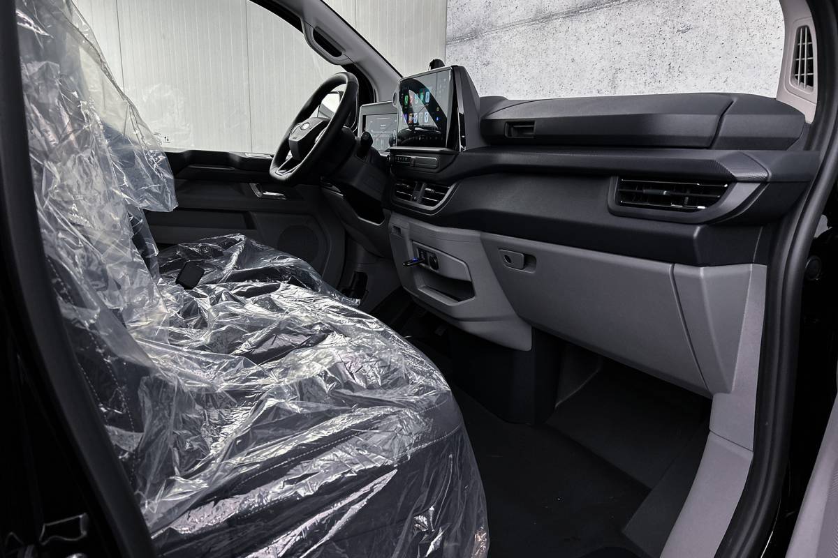 Ford  Ford E-Custom 340 L2 Limited | 2x schuifdeur | 3-zitplaatsen | Stoelverwarming