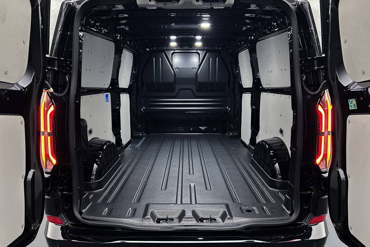 Ford  Ford E-Custom 340 L2 Limited | 2x schuifdeur | 3-zitplaatsen | Stoelverwarming