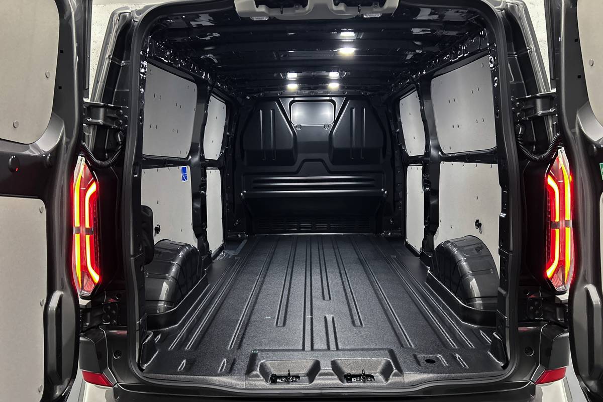 Ford  Ford E-Custom 340 L2 Limited | 2x schuifdeur | Stoelverwarming | Adaptieve cruise control