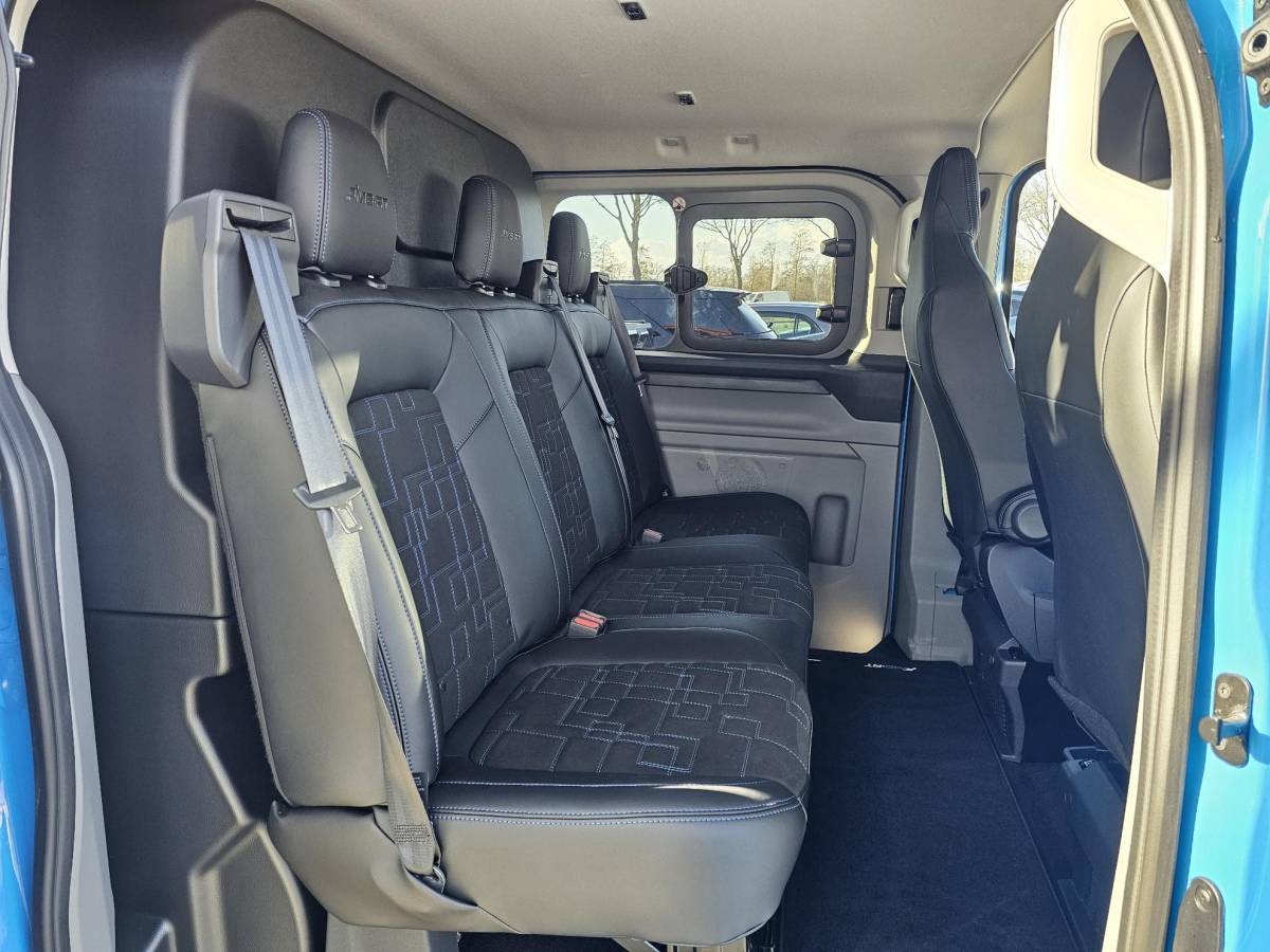 Ford Transit Custom Ford Transit Custom 320 2.5 PHEV L1H1 MS-RT DC | Dubbele Cabine | Dubbele zijschuifdeur | Keyless entry | Lederen sportstoelen | Elektrische zijschuifdeur | Virtual cockpit | Fabrieksgarantie tm. 16-04-2029
