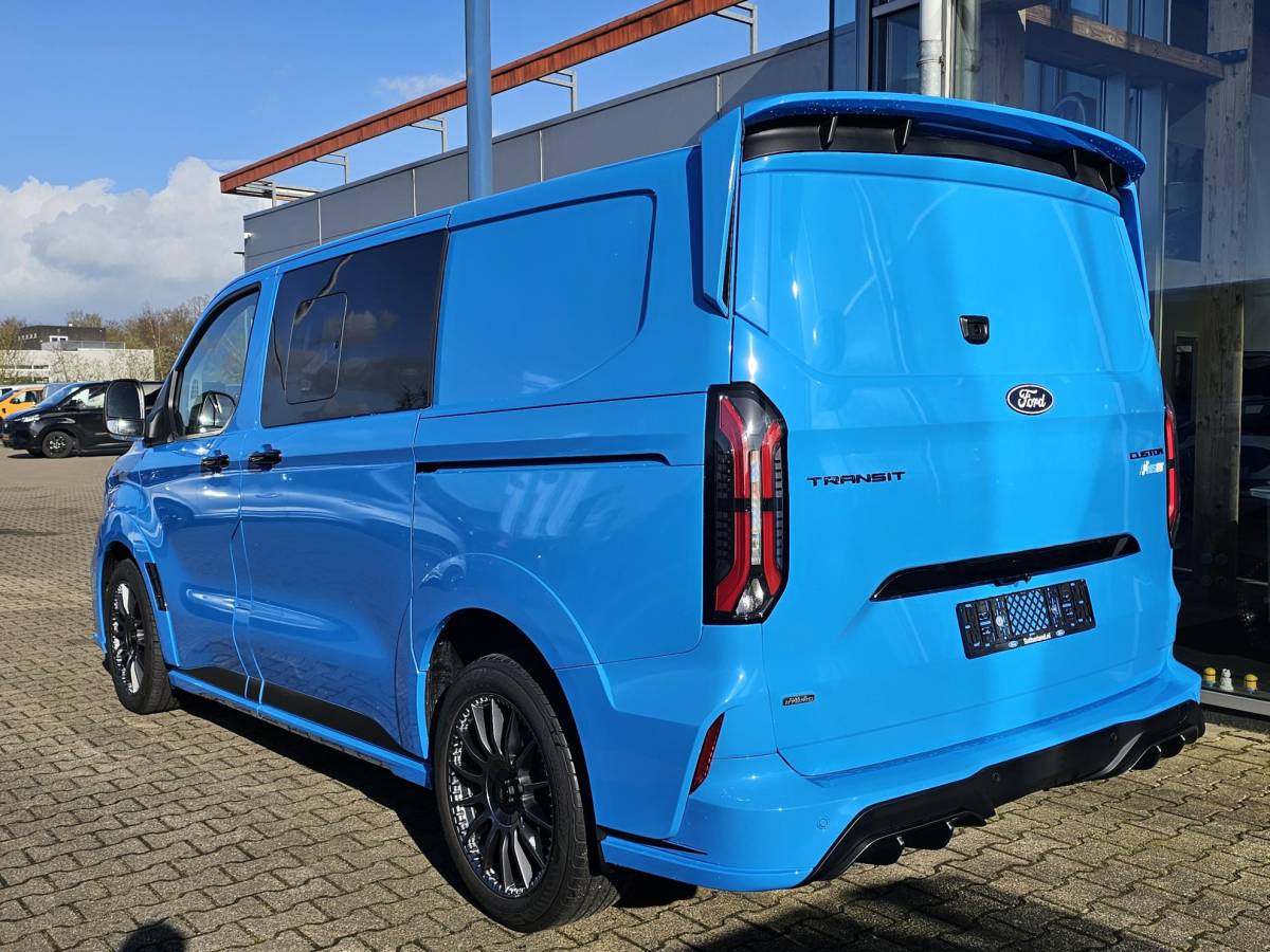Ford Transit Custom Ford Transit Custom 320 2.5 PHEV L1H1 MS-RT DC | Dubbele Cabine | Dubbele zijschuifdeur | Keyless entry | Lederen sportstoelen | Elektrische zijschuifdeur | Virtual cockpit | Fabrieksgarantie tm. 16-04-2029