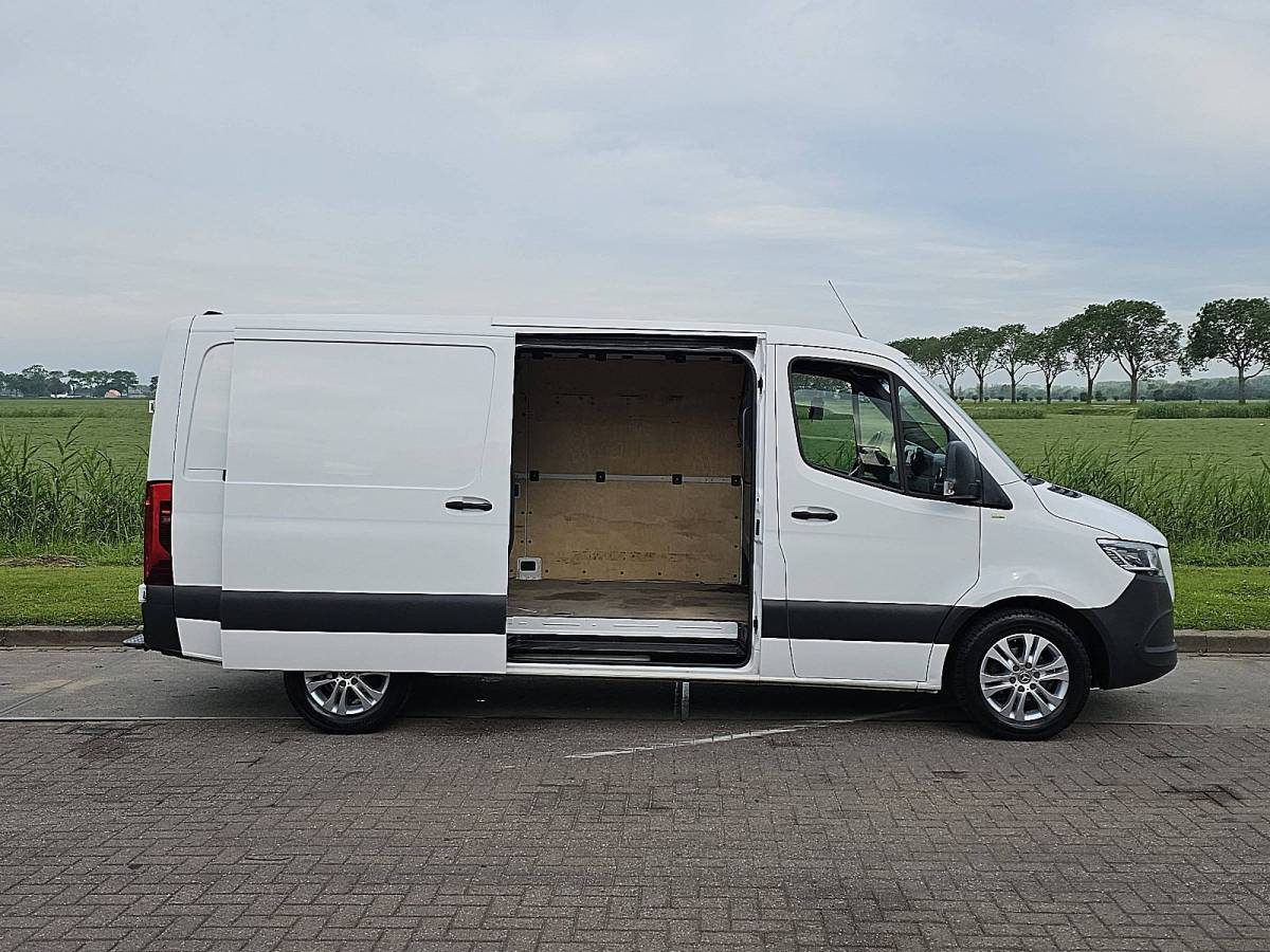 Mercedes-Benz Sprinter MERCEDES-BENZ SPRINTER 319 l2h1 v6 led mbux10