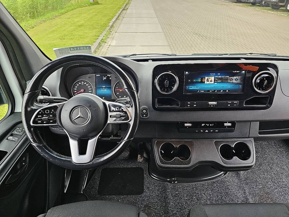 Mercedes-Benz Sprinter MERCEDES-BENZ SPRINTER 319 l2h1 v6 led mbux10