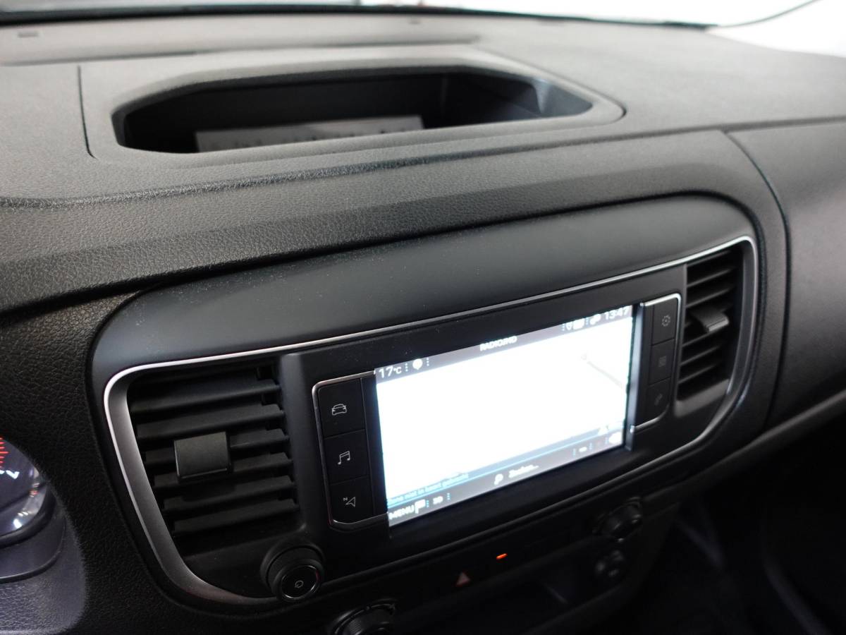 Peugeot Expert Peugeot Expert 145PK L3 Automaat Navigatie Apple Carplay Cruise control Trekhaak Parkeersensoren Euro6
