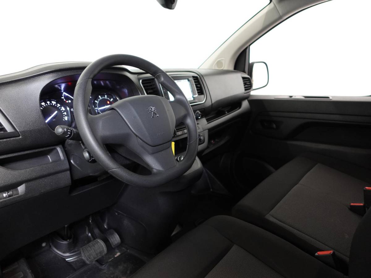 Peugeot Expert Peugeot Expert 145PK L3 Automaat Navigatie Apple Carplay Cruise control Trekhaak Parkeersensoren Euro6