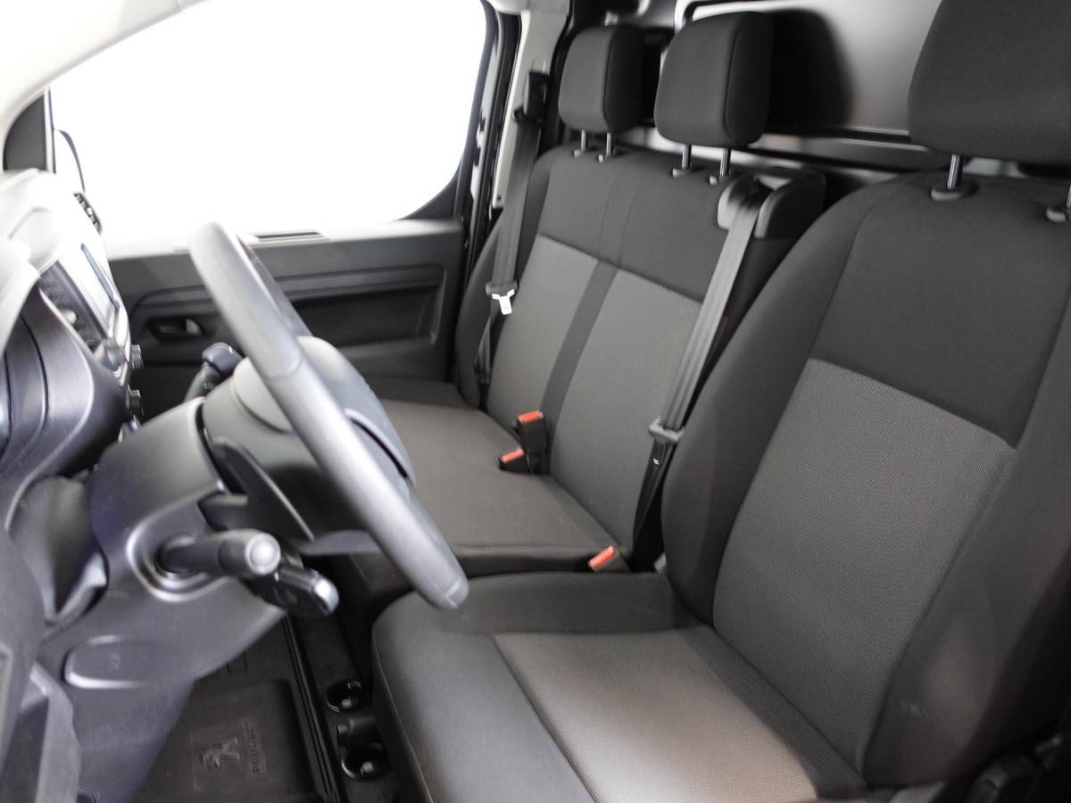 Peugeot Expert Peugeot Expert 145PK L3 Automaat Navigatie Apple Carplay Cruise control Trekhaak Parkeersensoren Euro6