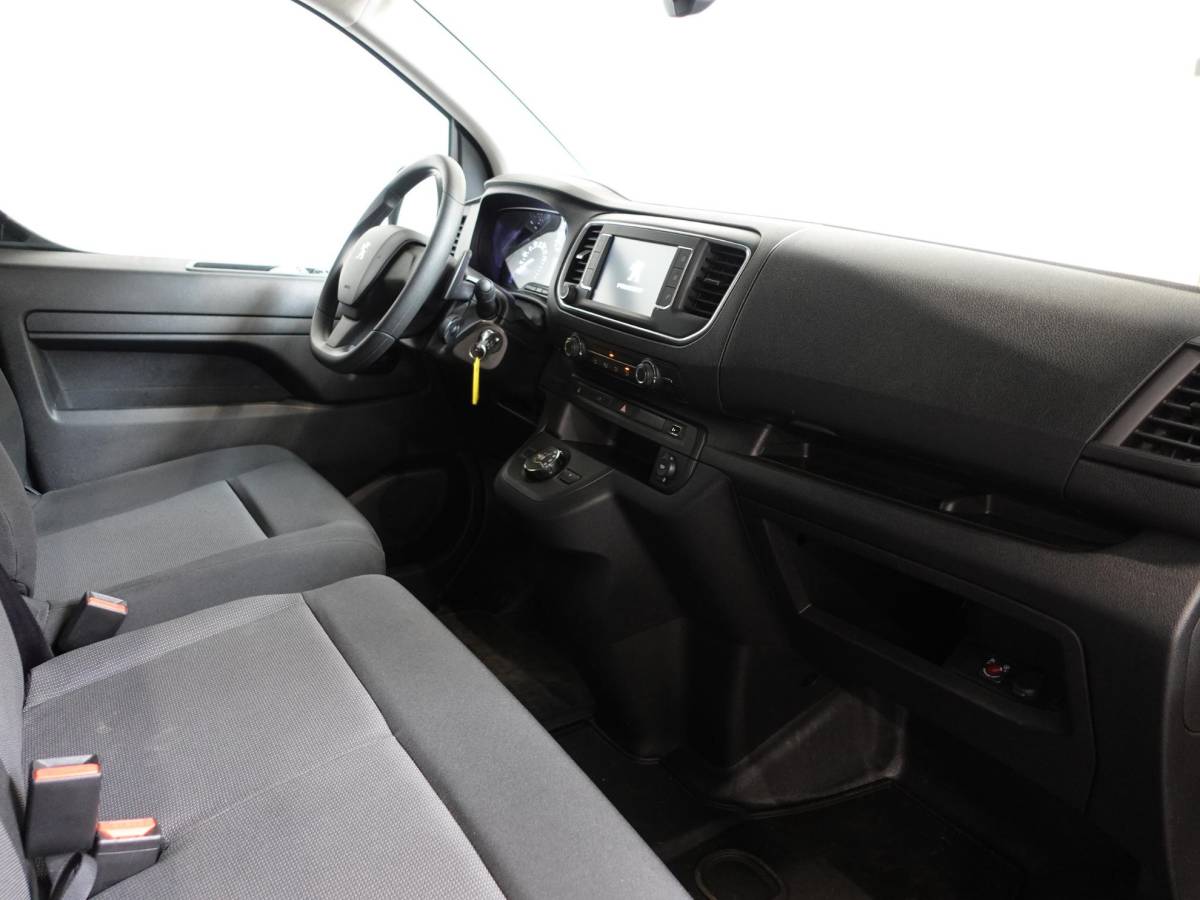 Peugeot Expert Peugeot Expert 145PK L3 Automaat Navigatie Apple Carplay Cruise control Trekhaak Parkeersensoren Euro6