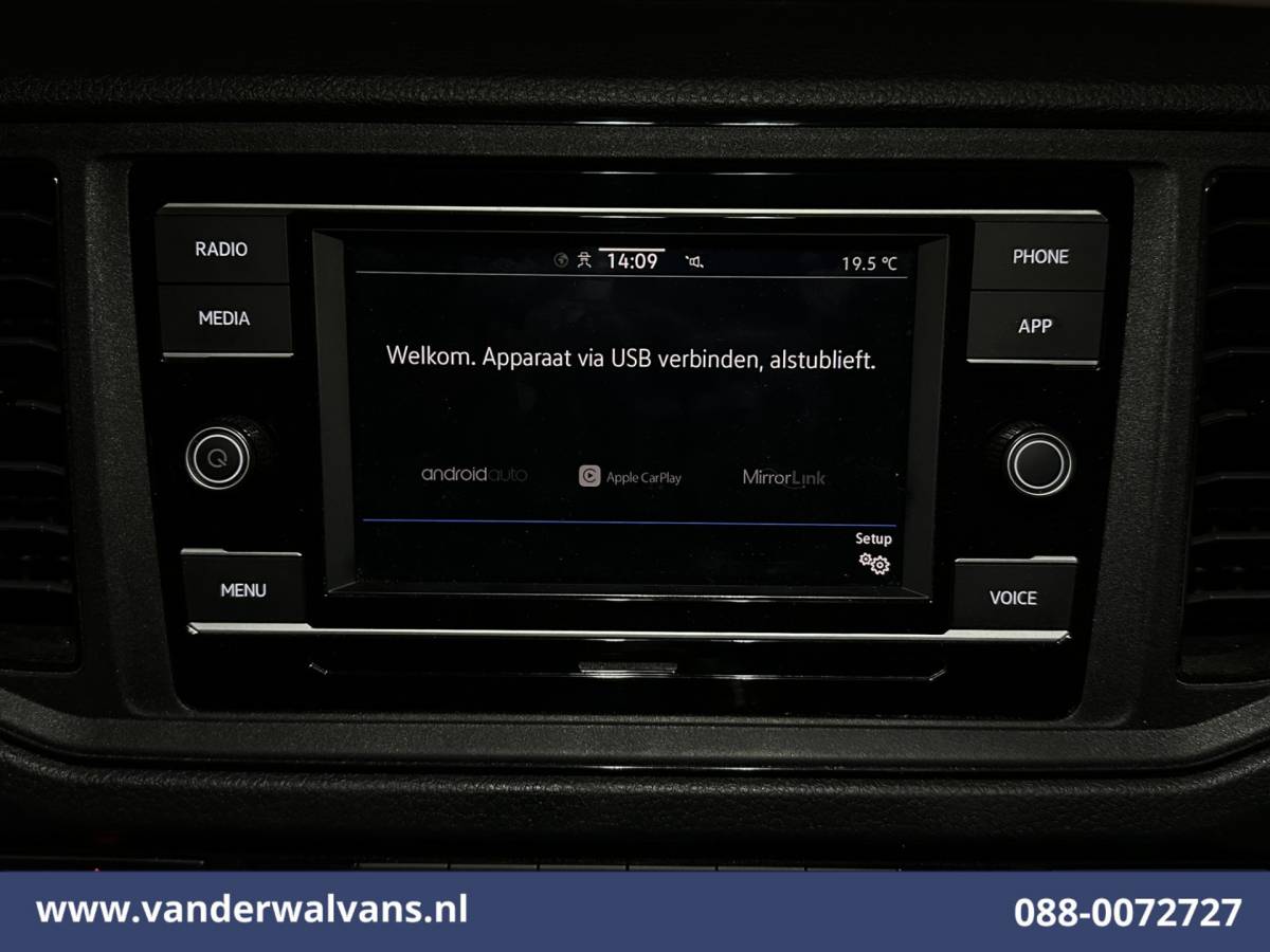 Volkswagen Crafter Volkswagen Crafter 2.0 TDI 141pk L3H3 L2H2 Euro6 Airco | Camera | Apple Carplay | Cruisecontrol | Chauffeursstoel Android Auto, Massagestoel