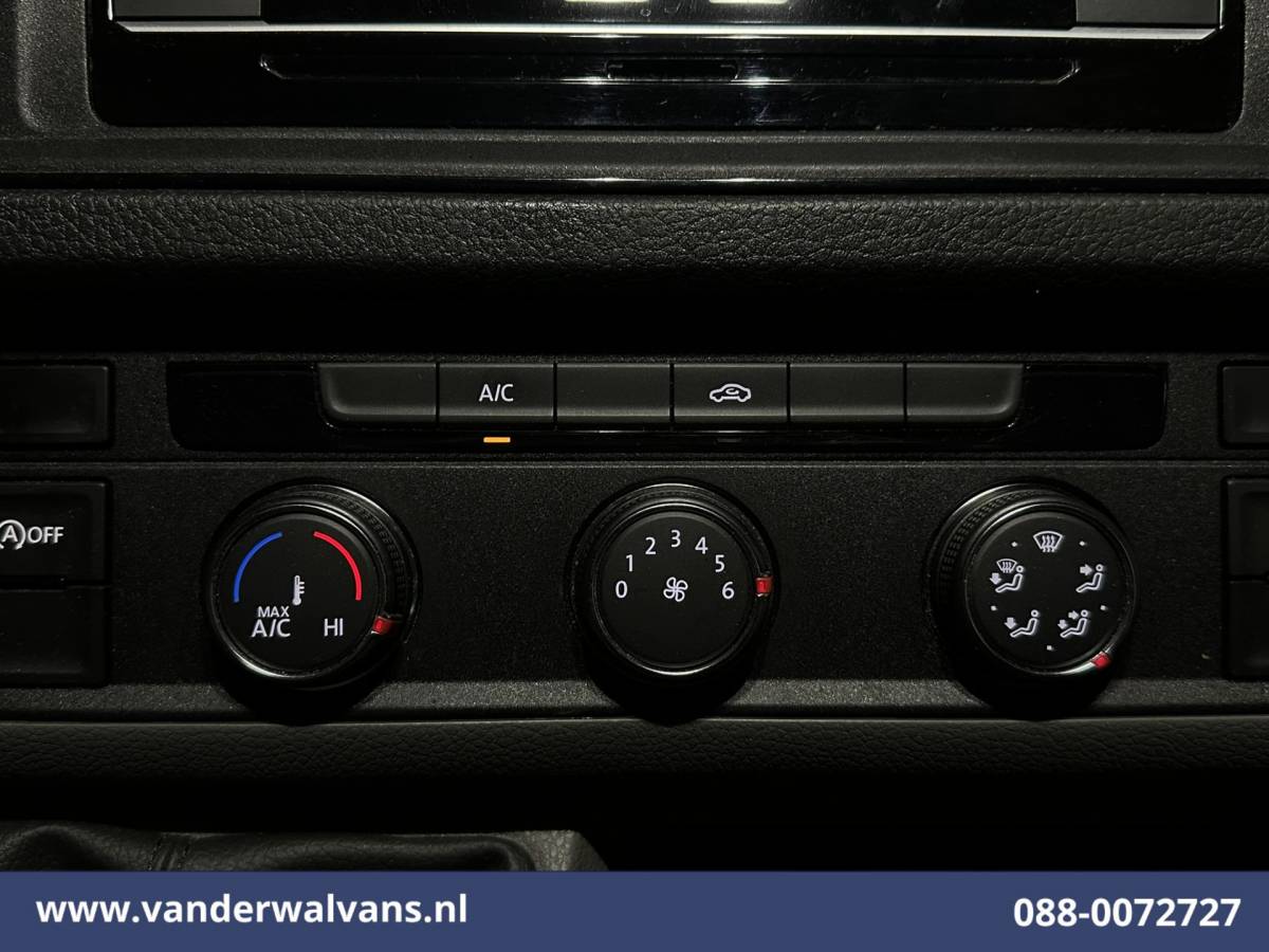 Volkswagen Crafter Volkswagen Crafter 2.0 TDI 141pk L3H3 L2H2 Euro6 Airco | Camera | Apple Carplay | Cruisecontrol | Chauffeursstoel Android Auto, Massagestoel