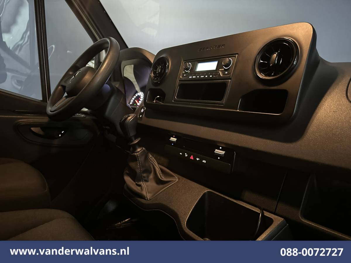 Mercedes-Benz Sprinter Mercedes-Benz Sprinter 211 CDI L2H2 Euro6 Airco | Camera | Trekhaak Bijrijdersbank
