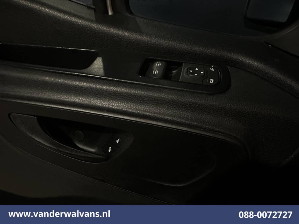 Mercedes-Benz Sprinter Mercedes-Benz Sprinter 211 CDI L2H2 Euro6 Airco | Camera | Trekhaak Bijrijdersbank