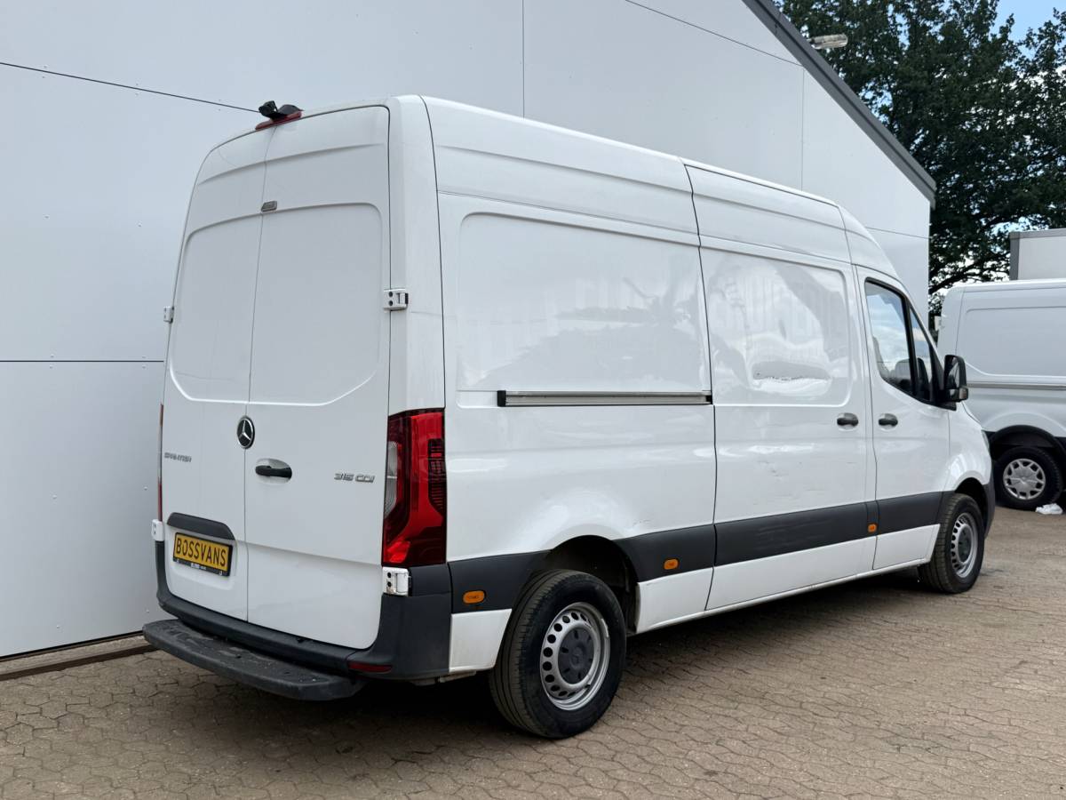 Mercedes-Benz Sprinter Mercedes-Benz Sprinter 315 1.9 CDI Automaat LED Climate control Camera Carplay Cruise control