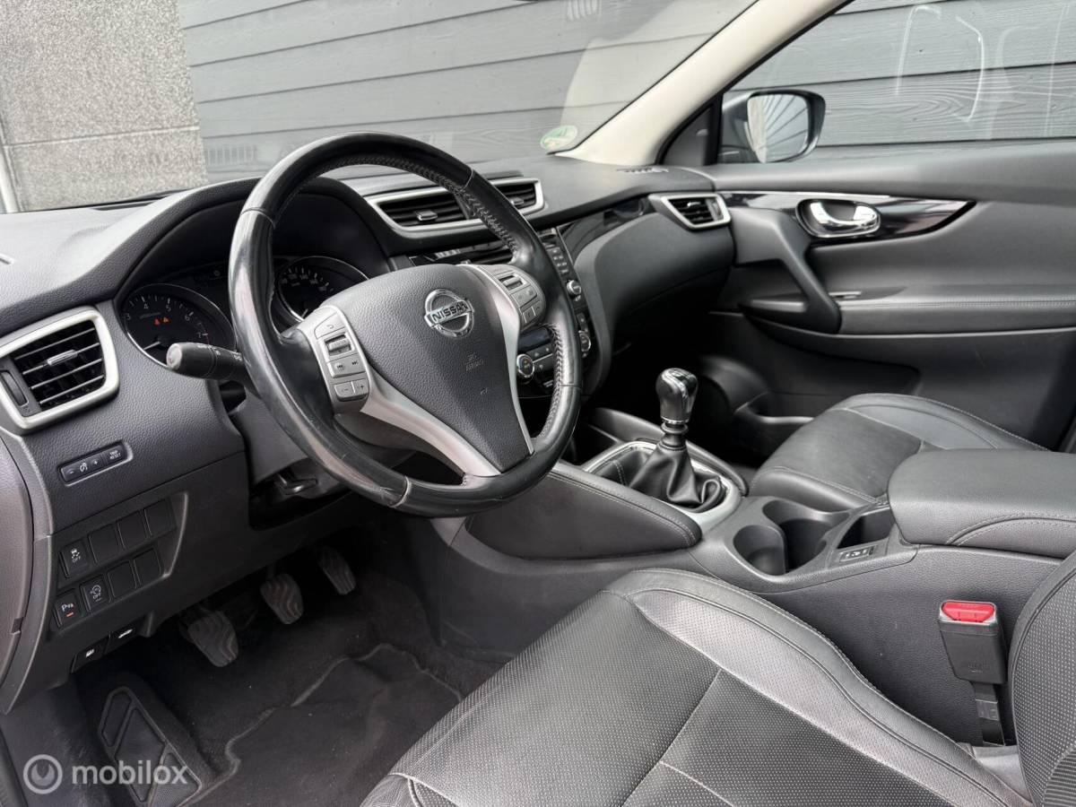 Nissan QASHQAI Nissan Qashqai 1.2 T Premier Edition Pano.dak/Trekhaak/Navi/LED
