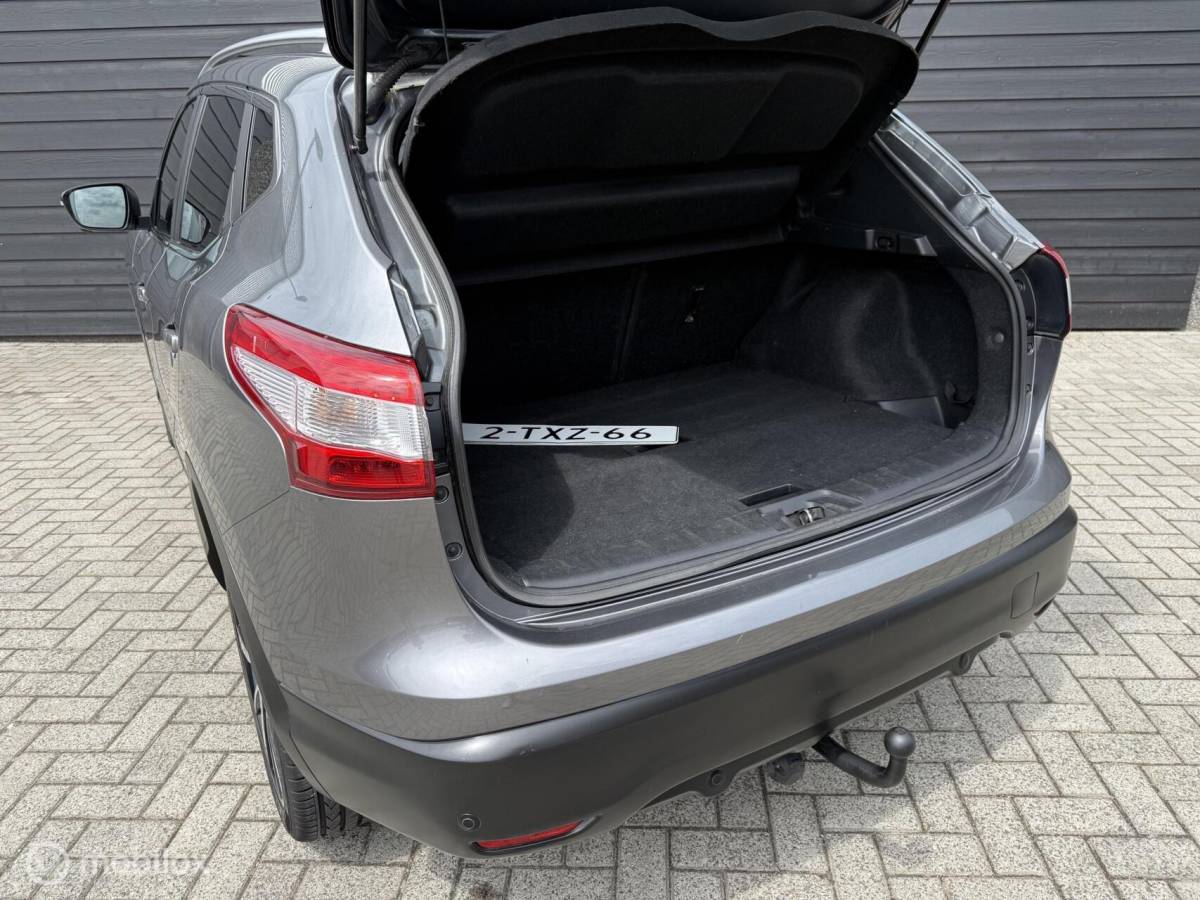 Nissan QASHQAI Nissan Qashqai 1.2 T Premier Edition Pano.dak/Trekhaak/Navi/LED