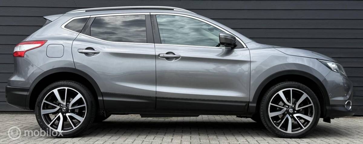 Nissan QASHQAI Nissan Qashqai 1.2 T Premier Edition Pano.dak/Trekhaak/Navi/LED