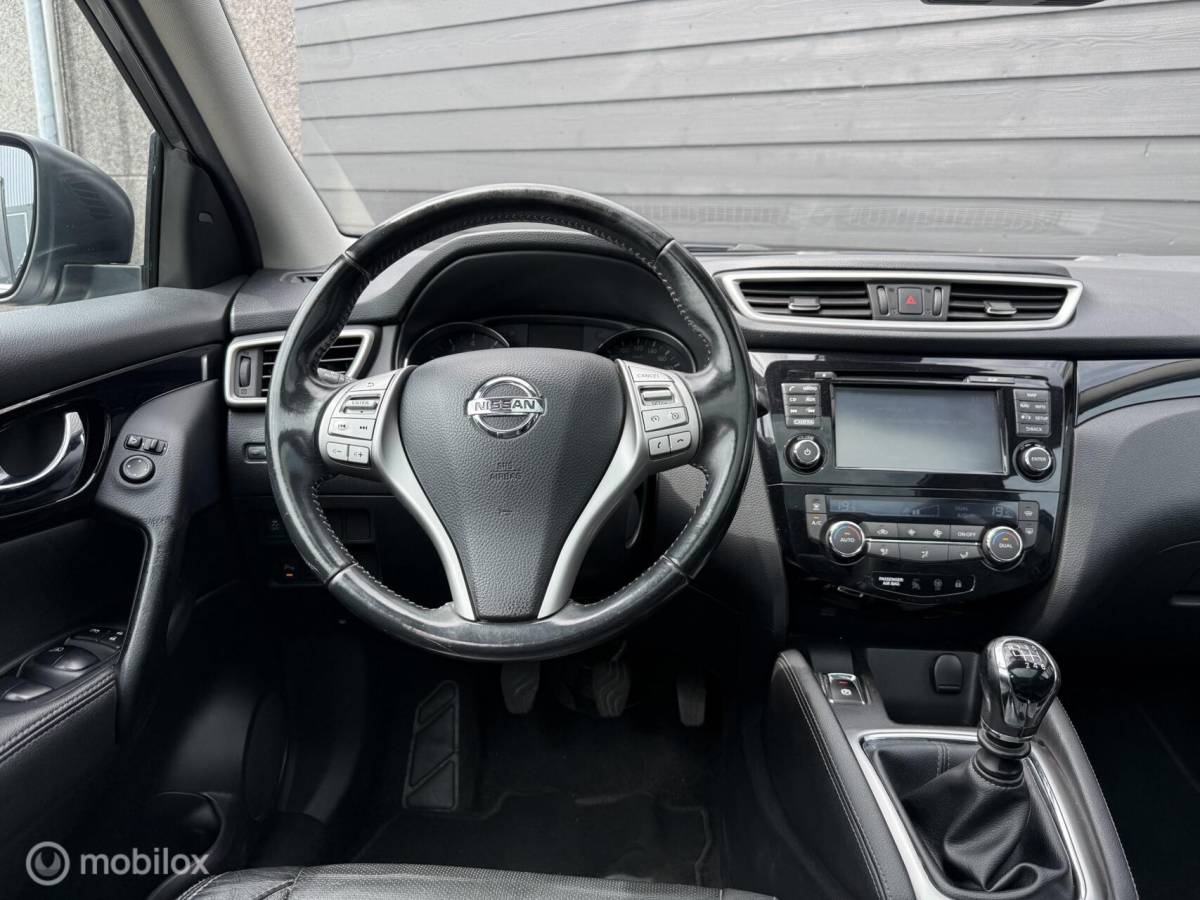 Nissan QASHQAI Nissan Qashqai 1.2 T Premier Edition Pano.dak/Trekhaak/Navi/LED