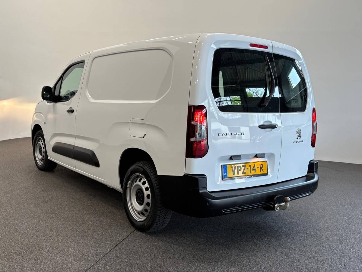 Peugeot Partner Peugeot Partner 1.5 BlueHDI Premium L2 Navigatie Apple Carplay/ Android Auto Parkeersensoren achter Cruise Control Airco